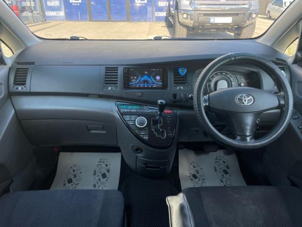 Toyota ISis I с пробегом 2006 года, цена 880 000 рублей, 145000 км, компактвэн, Автокод Объявления