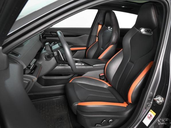 Changan UNI-V I с пробегом 2023 года, цена 2 279 000 рублей, 31119 км, лифтбек, Автокод Объявления