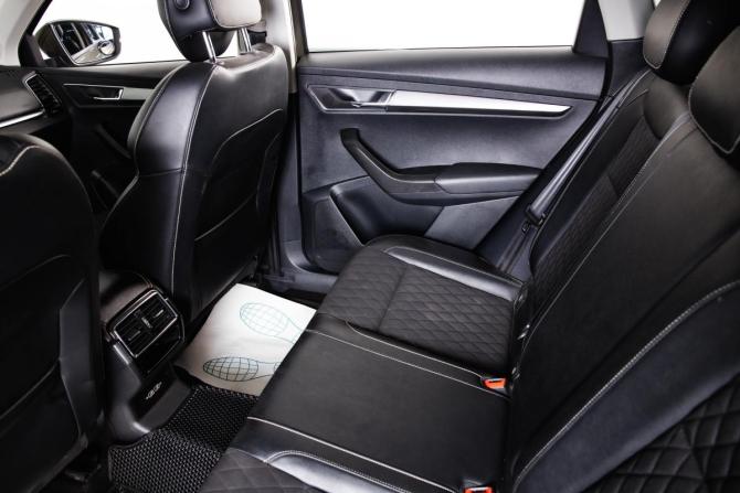 Skoda Karoq I с пробегом 2020 года, цена 2 549 000 рублей, 66500 км, внедорожник, Автокод Объявления