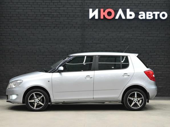 Skoda Fabia II Рестайлинг с пробегом 2011 года, цена 540 000 рублей, 223180 км, хэтчбек, Автокод Объявления