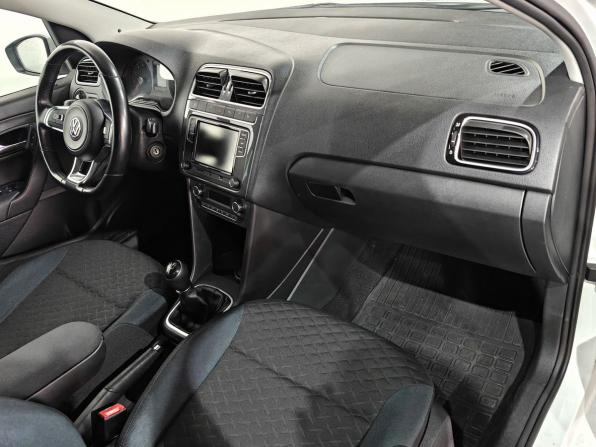 Volkswagen Polo V Рестайлинг с пробегом 2019 года, цена 1 150 000 рублей, 94356 км, седан, Автокод Объявления