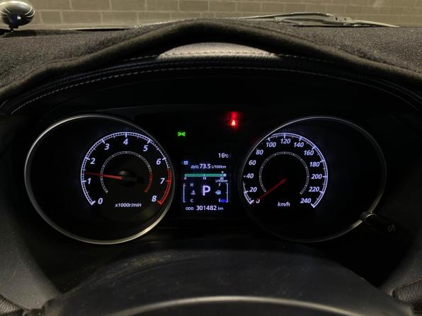 Mitsubishi Outlander II Рестайлинг с пробегом 2009 года, цена 930 000 рублей, 301480 км, внедорожник, Автокод Объявления