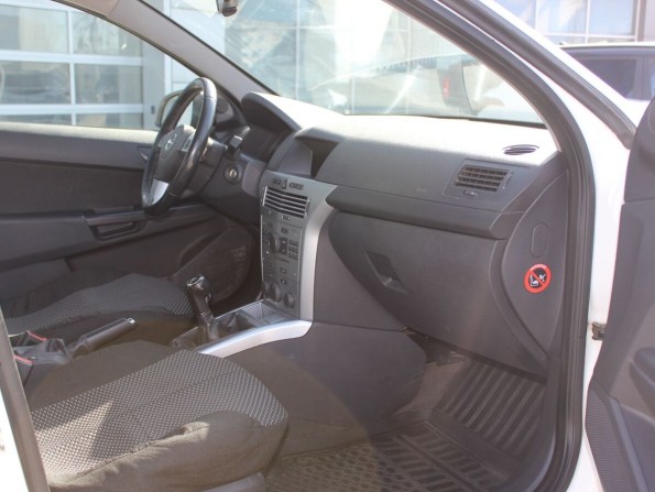 Opel Astra H Рестайлинг с пробегом 2013 года, цена 490 000 рублей, 187337 км, седан, Автокод Объявления