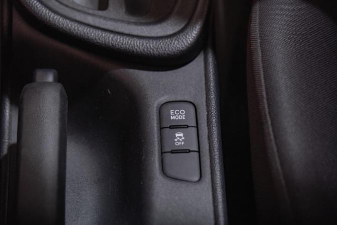Toyota Yaris IV с пробегом 2020 года, цена 1 199 000 рублей, 70000 км, хэтчбек, Автокод Объявления