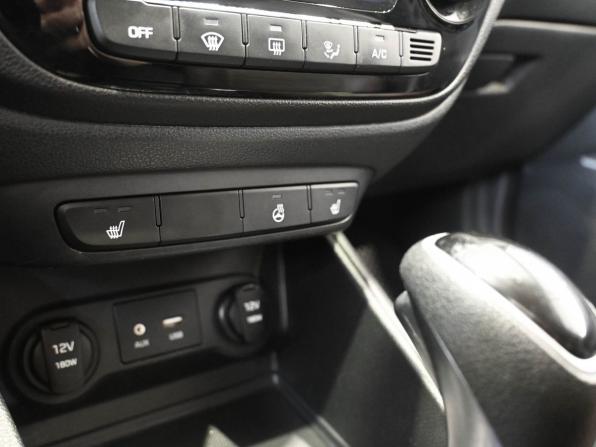 Hyundai Solaris II с пробегом 2017 года, цена 1 399 900 рублей, 124000 км, седан, Автокод Объявления