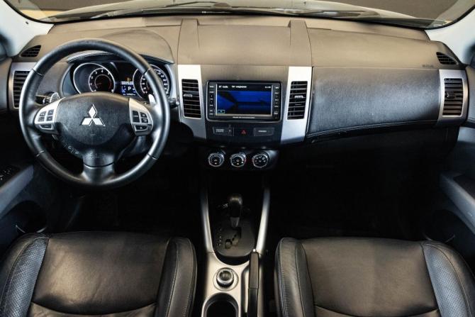 Mitsubishi Outlander II Рестайлинг с пробегом 2011 года, цена 1 199 000 рублей, 197623 км, внедорожник, Автокод Объявления