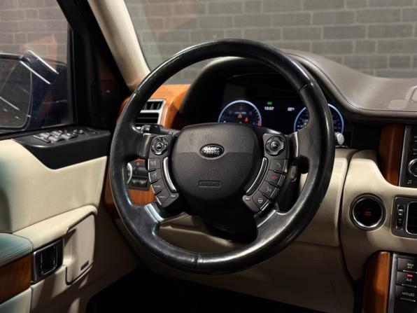 Land Rover Range Rover III Рестайлинг 2 с пробегом 2012 года, цена 2 349 000 рублей, 147650 км, внедорожник, Автокод Объявления
