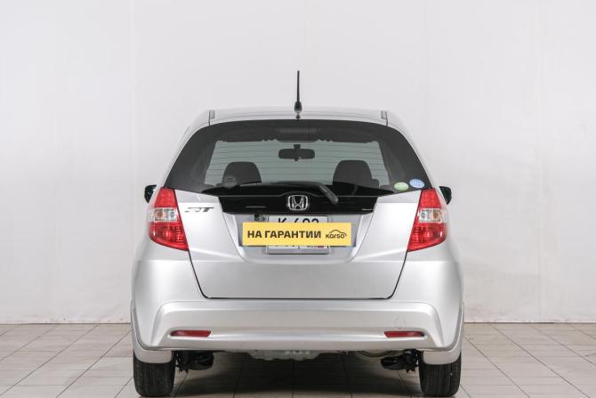 Honda Fit II с пробегом 2011 года, цена 1 079 000 рублей, 67000 км, хэтчбек, Автокод Объявления