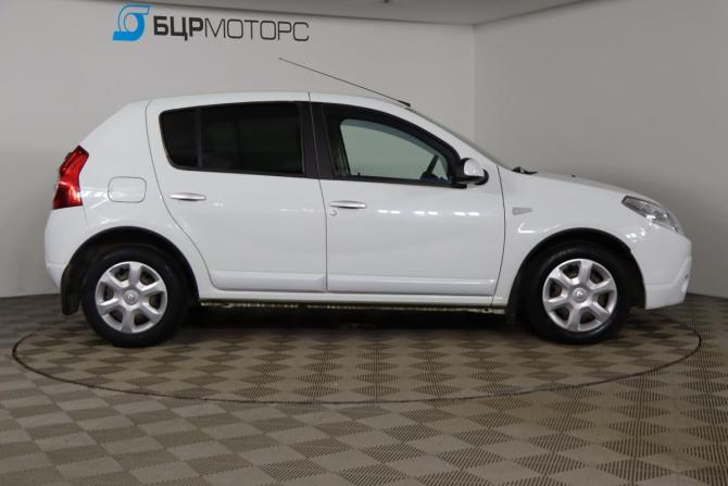 Renault Sandero I с пробегом 2013 года, цена 949 990 рублей, 26697 км, хэтчбек, Автокод Объявления