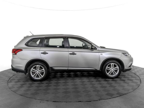 Mitsubishi Outlander III Рестайлинг 2 с пробегом 2016 года, цена 1 650 000 рублей, 90640 км, внедорожник, Автокод Объявления