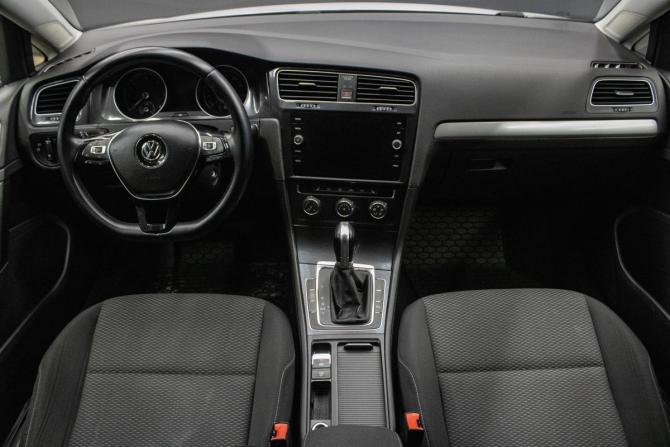 Volkswagen Golf VII Рестайлинг с пробегом 2017 года, цена 1 379 000 рублей, 185358 км, универсал, Автокод Объявления