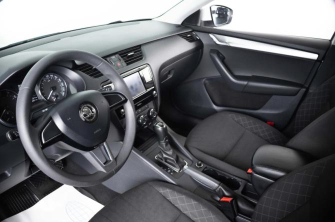 Skoda Octavia III (A7) Рестайлинг с пробегом 2017 года, цена 1 659 000 рублей, 138265 км, лифтбек, Автокод Объявления