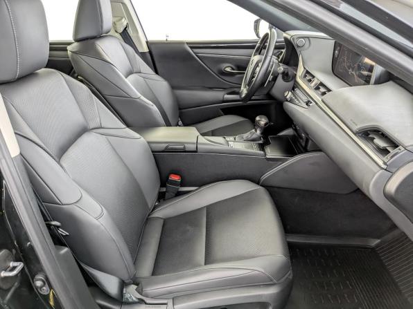 Lexus ES VII с пробегом 2021 года, цена 4 400 000 рублей, 61510 км, седан, Автокод Объявления