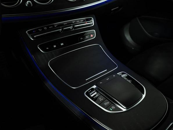 Mercedes-Benz E-Класс V (W213 S213 C238) Рестайлинг с пробегом 2021 года, цена 4 704 980 рублей, 66622 км, седан, Автокод Объявления