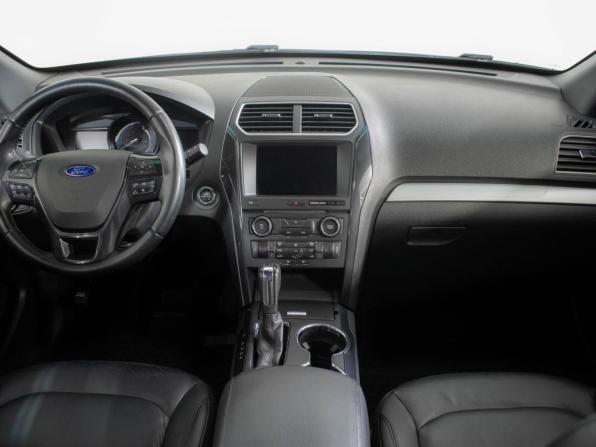 Ford Explorer V Рестайлинг с пробегом 2018 года, цена 3 155 000 рублей, 99213 км, внедорожник, Автокод Объявления