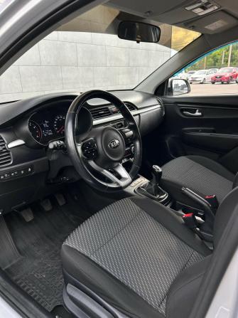 Kia Rio IV с пробегом 2018 года, цена 1 390 000 рублей, 79000 км, седан, Автокод Объявления