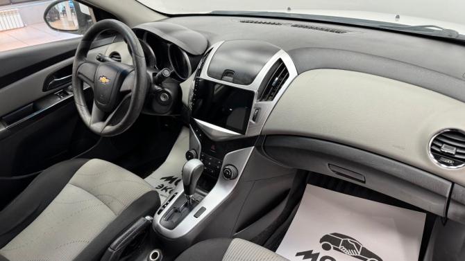 Chevrolet Cruze I Рестайлинг с пробегом 2014 года, цена 650 000 рублей, 234000 км, седан, Автокод Объявления