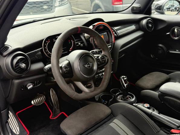 Mini Hatch III (F55/F56) Рестайлинг с пробегом 2020 года, цена 2 949 000 рублей, 94100 км, хэтчбек, Автокод Объявления