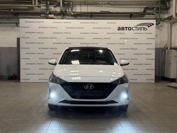 Hyundai Solaris II Рестайлинг с пробегом 2022 года, цена 1 399 000 рублей, 71500 км, седан, Автокод Объявления