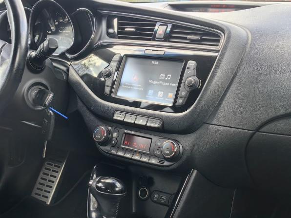 Kia Ceed II Рестайлинг с пробегом 2016 года, цена 1 019 000 рублей, 220000 км, хэтчбек, Автокод Объявления