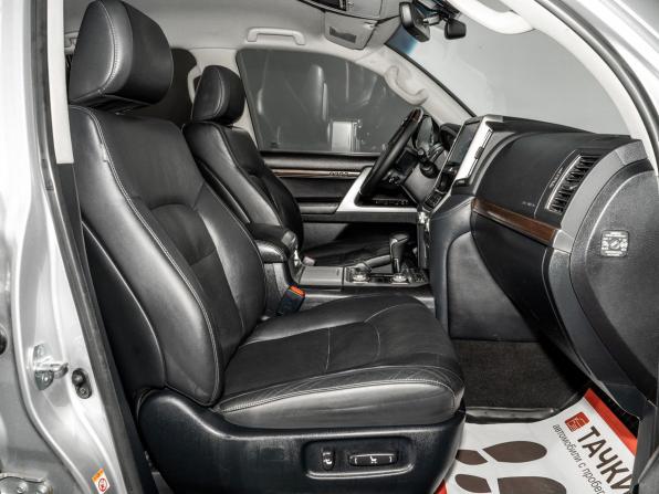Toyota Land Cruiser 200 Series Рестайлинг 2 с пробегом 2019 года, цена 6 700 000 рублей, 264000 км, внедорожник, Автокод Объявления