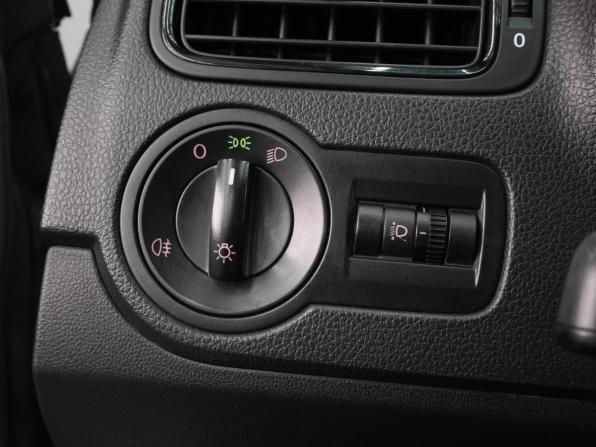 Volkswagen Polo V Рестайлинг с пробегом 2019 года, цена 1 340 000 рублей, 39892 км, седан, Автокод Объявления