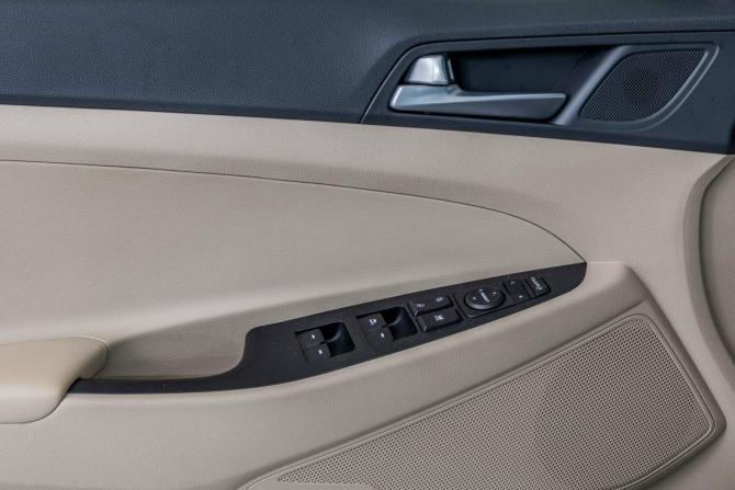 Hyundai Tucson III с пробегом 2016 года, цена 1 890 000 рублей, 128690 км, внедорожник, Автокод Объявления