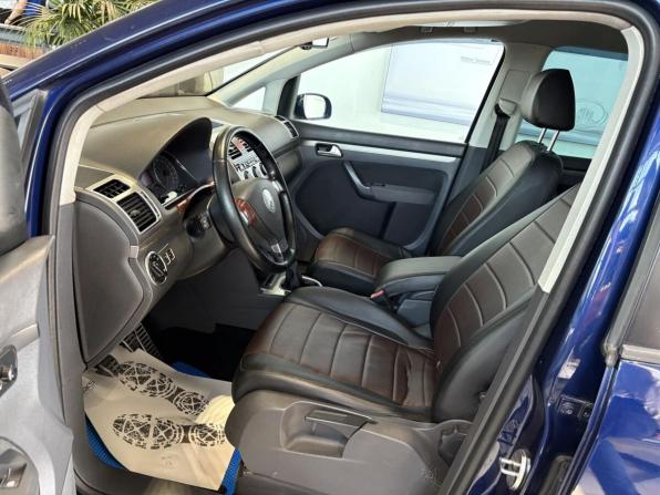 Volkswagen Touran I Рестайлинг с пробегом 2007 года, цена 637 000 рублей, 337861 км, компактвэн, Автокод Объявления