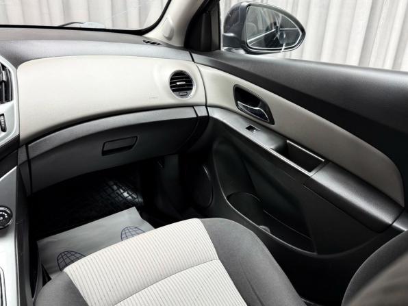 Chevrolet Cruze I Рестайлинг с пробегом 2013 года, цена 749 000 рублей, 190801 км, хэтчбек, Автокод Объявления