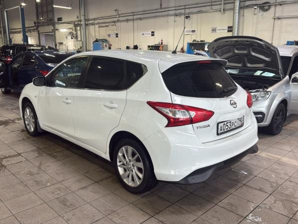 Nissan Tiida II с пробегом 2015 года, цена 985 000 рублей, 134638 км, хэтчбек, Автокод Объявления