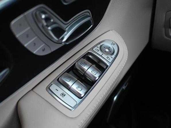 Mercedes-Benz V-Класс III (W447) Рестайлинг с пробегом 2021 года, цена 8 944 000 рублей, 77063 км, минивэн, Автокод Объявления