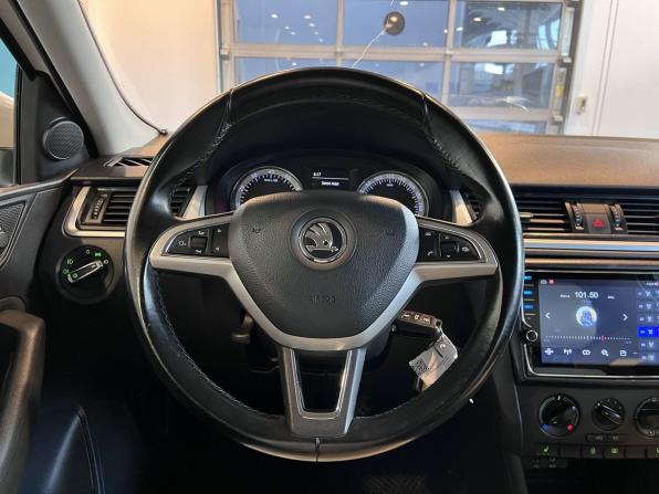 Skoda Rapid I с пробегом 2016 года, цена 930 000 рублей, 212431 км, лифтбек, Автокод Объявления