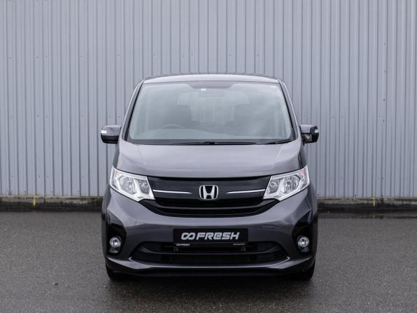 Honda Stepwgn V Рестайлинг с пробегом 2018 года, цена 2 099 000 рублей, 50899 км, минивэн, Автокод Объявления