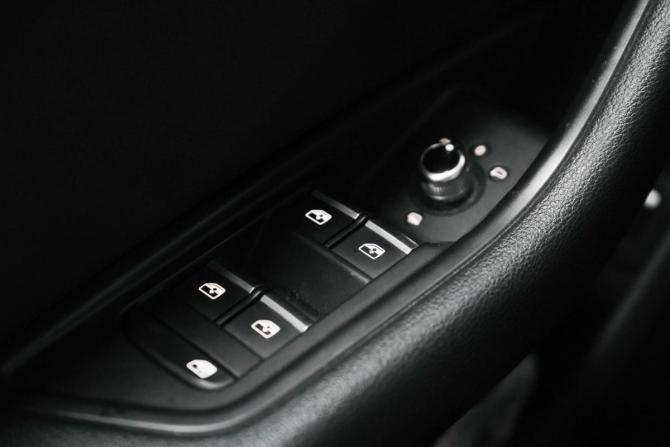 Audi A4 V (B9) с пробегом 2016 года, цена 1 770 000 рублей, 185000 км, седан, Автокод Объявления