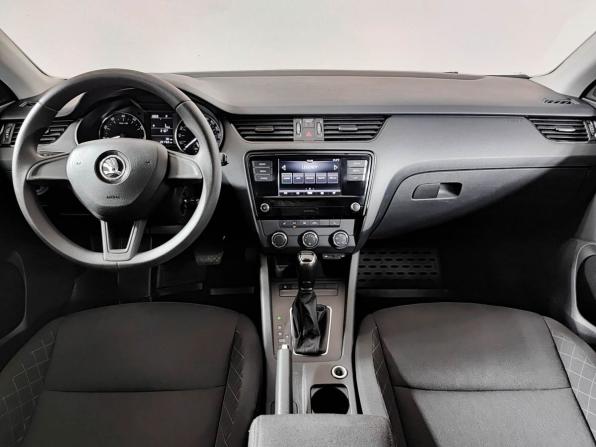 Skoda Octavia III (A7) Рестайлинг с пробегом 2017 года, цена 1 450 000 рублей, 221762 км, лифтбек, Автокод Объявления
