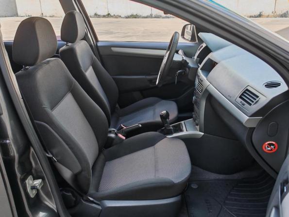 Opel Astra H Рестайлинг с пробегом 2011 года, цена 635 000 рублей, 279206 км, седан, Автокод Объявления