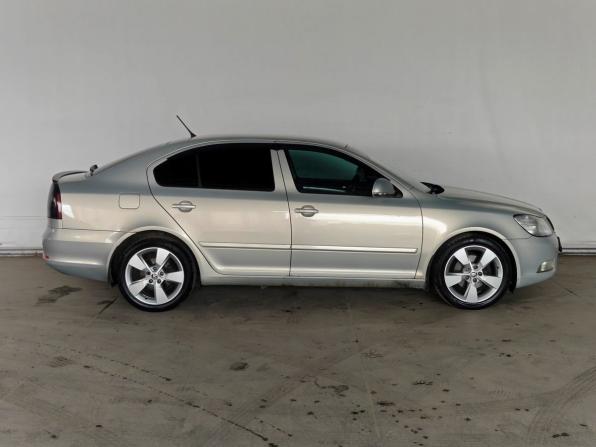Skoda Octavia II (A5) Рестайлинг с пробегом 2012 года, цена 790 000 рублей, 264854 км, лифтбек, Автокод Объявления