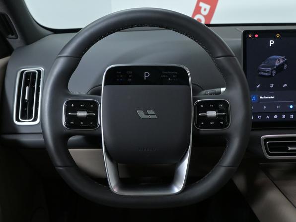 Li Auto (Lixiang) L6 I с пробегом 2025 года, цена 6 970 000 рублей, 8700 км, внедорожник, Автокод Объявления