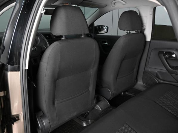 Volkswagen Polo V Рестайлинг с пробегом 2016 года, цена 1 159 000 рублей, 111105 км, седан, Автокод Объявления
