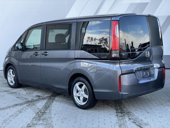 Honda Stepwgn V Рестайлинг с пробегом 2019 года, цена 1 798 000 рублей, 116468 км, минивэн, Автокод Объявления