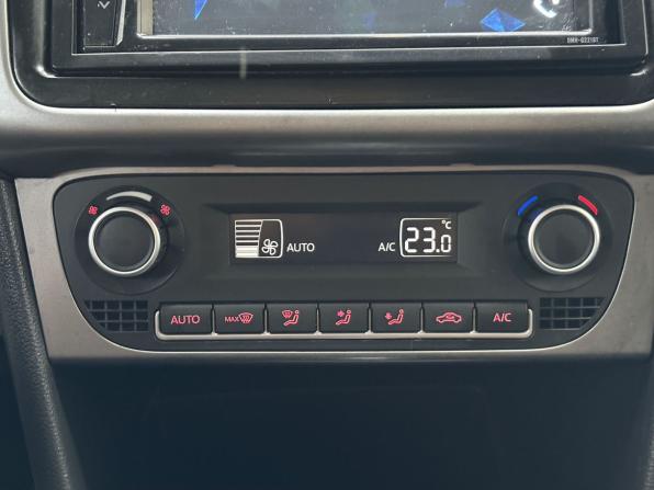 Volkswagen Polo V с пробегом 2015 года, цена 965 000 рублей, 137102 км, седан, Автокод Объявления