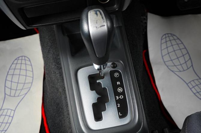 Suzuki Jimny III Рестайлинг 1 с пробегом 2008 года, цена 1 269 000 рублей, 89000 км, внедорожник, Автокод Объявления