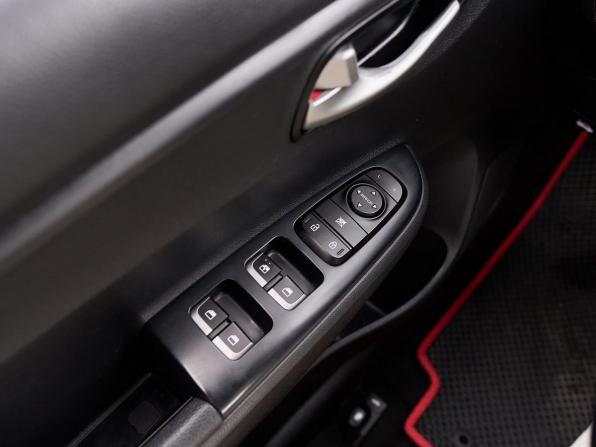 Kia Rio IV Рестайлинг с пробегом 2021 года, цена 1 398 000 рублей, 146015 км, седан, Автокод Объявления