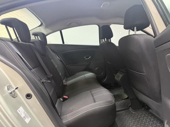 Renault Fluence I Рестайлинг с пробегом 2014 года, цена 950 000 рублей, 121989 км, седан, Автокод Объявления