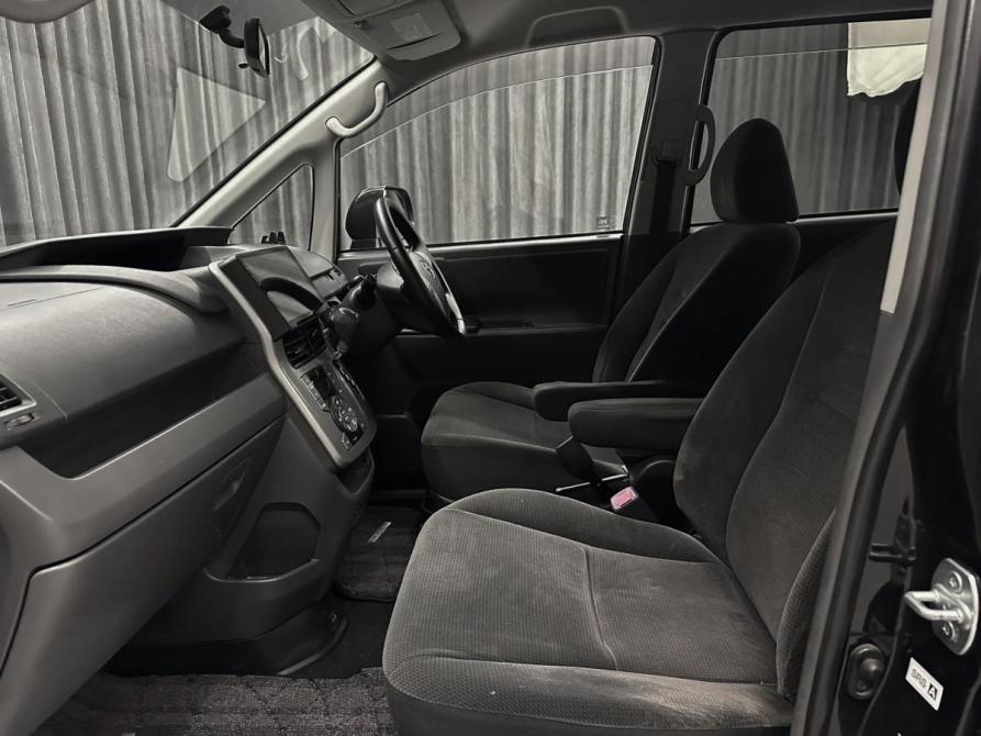 Toyota Noah II (R70) Красноярск  - изображение 9