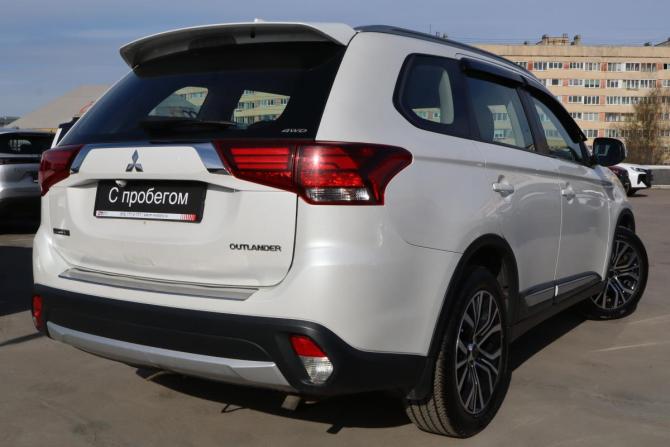 Mitsubishi Outlander III Рестайлинг 2 с пробегом 2016 года, цена 1 699 000 рублей, 157000 км, внедорожник, Автокод Объявления