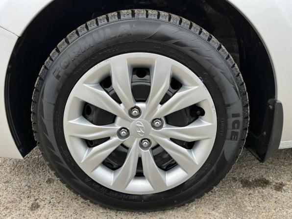 Hyundai Solaris II с пробегом 2019 года, цена 1 350 000 рублей, 110787 км, седан, Автокод Объявления