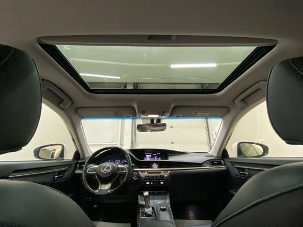 Lexus ES VI Рестайлинг с пробегом 2018 года, цена 3 250 000 рублей, 159057 км, седан, Автокод Объявления