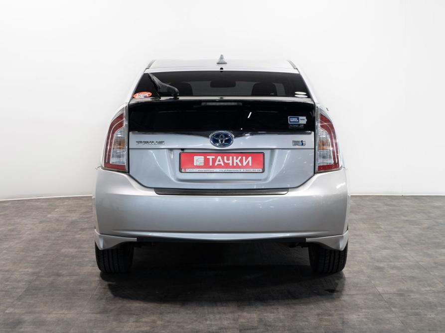 Toyota Prius III Рестайлинг (XW30) Чита  - изображение 4