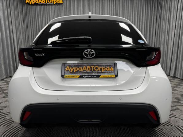 Toyota Yaris IV с пробегом 2021 года, цена 1 380 000 рублей, 103149 км, хэтчбек, Автокод Объявления